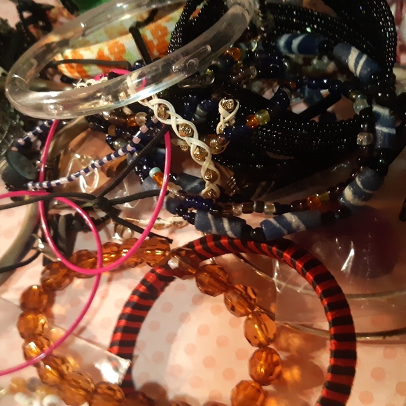 Mixed womans Jewlery lot - Picture 3 of 3